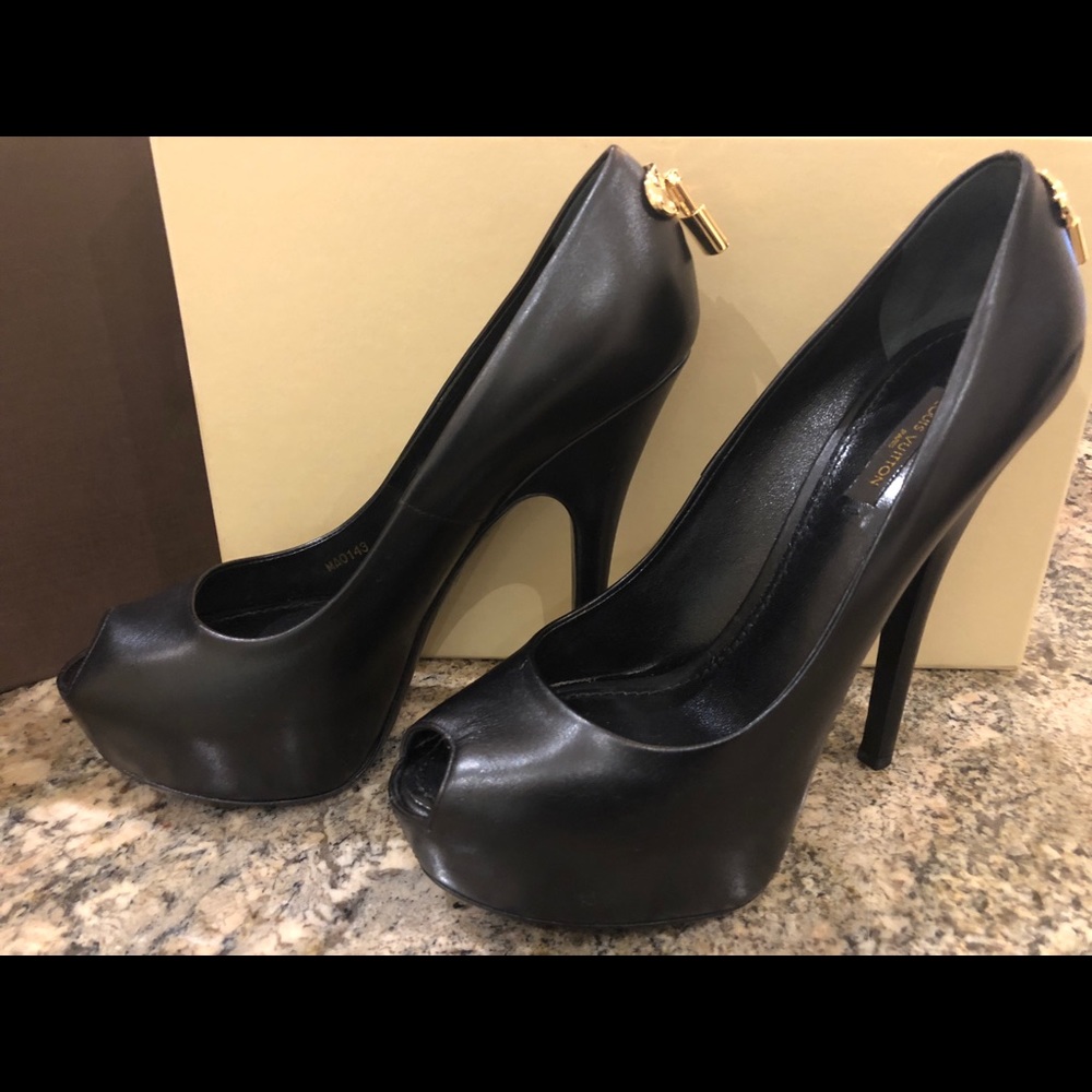 Louis Vuitton  Black Peep toe Oh Really Pump.